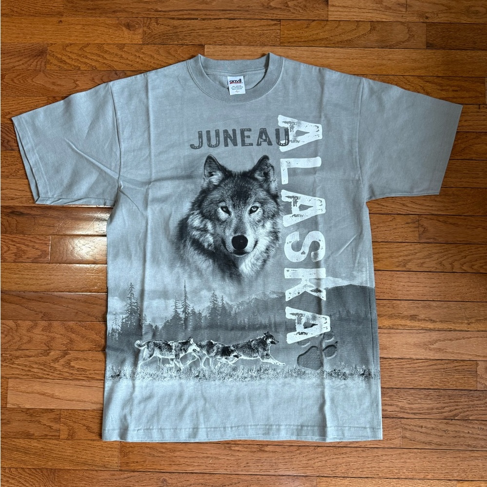 Vintage Juneau Alaska wolf shirt new without tags size large